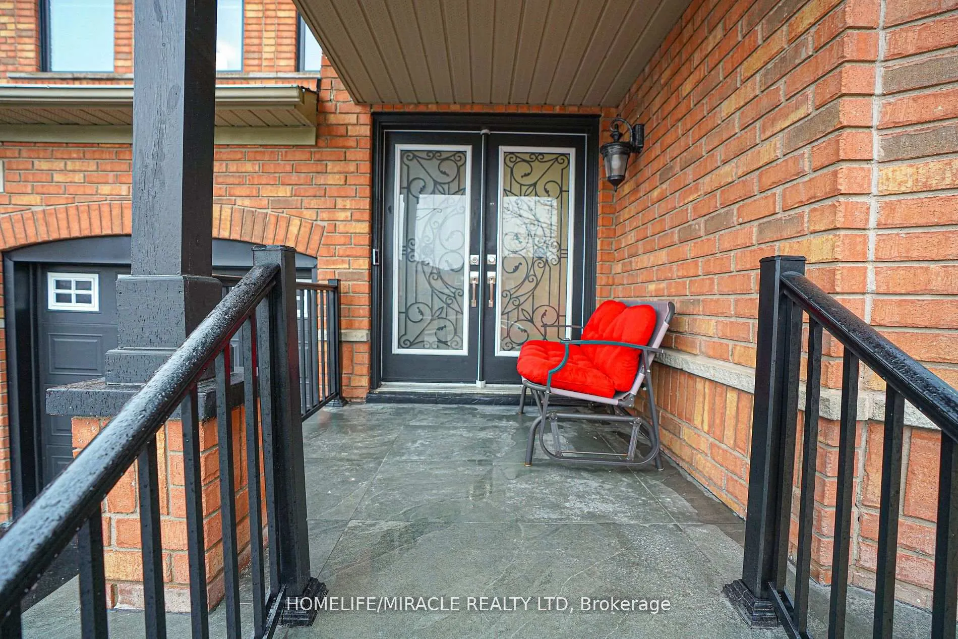 Photo 2 of 6 Maplecrest Court, Brampton, Vales of Castlemore — HOMEH