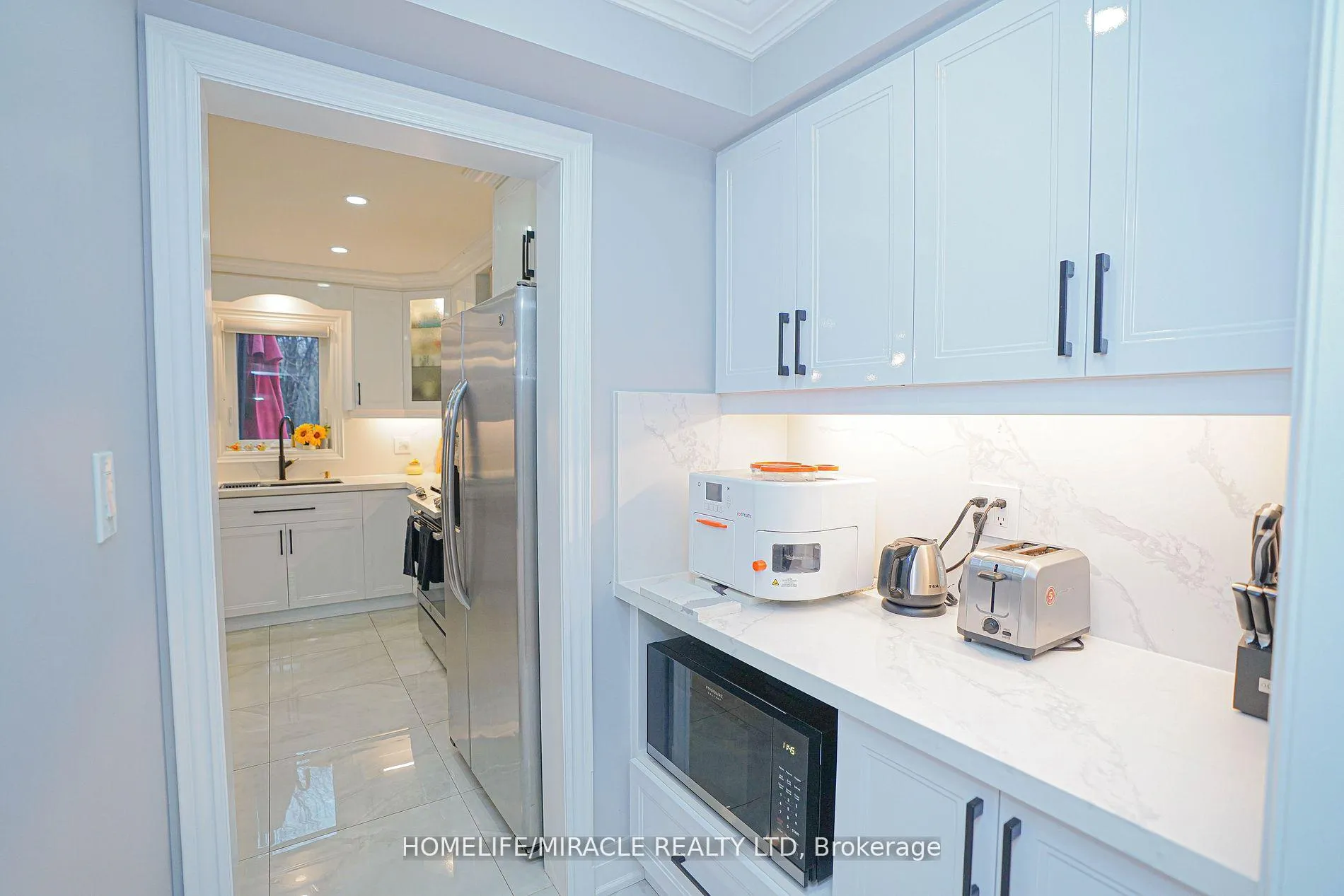 Photo 7 of 6 Maplecrest Court, Brampton, Vales of Castlemore — HOMEH