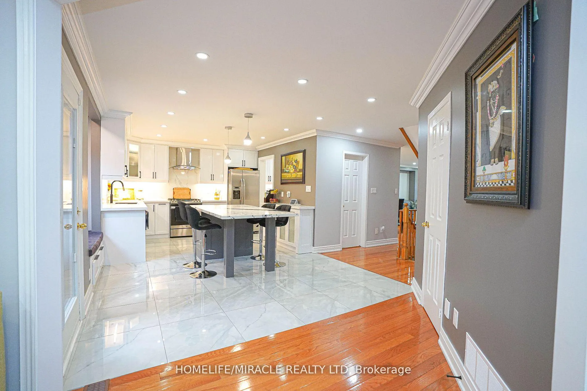 Photo 8 of 6 Maplecrest Court, Brampton, Vales of Castlemore — HOMEH