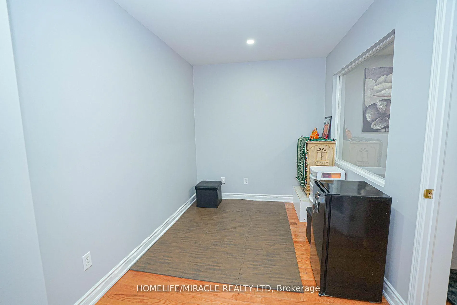 Photo 13 of 6 Maplecrest Court, Brampton, Vales of Castlemore — HOMEH