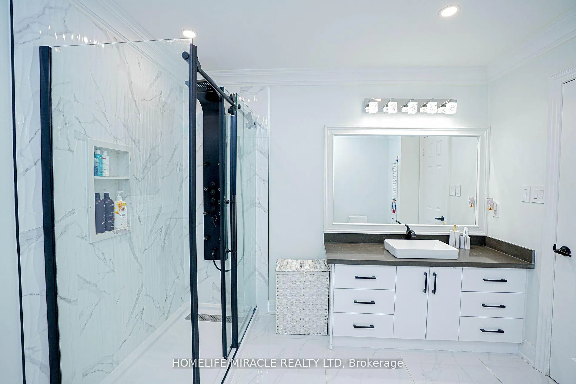 Photo 22 of 6 Maplecrest Court, Brampton, Vales of Castlemore — HOMEH