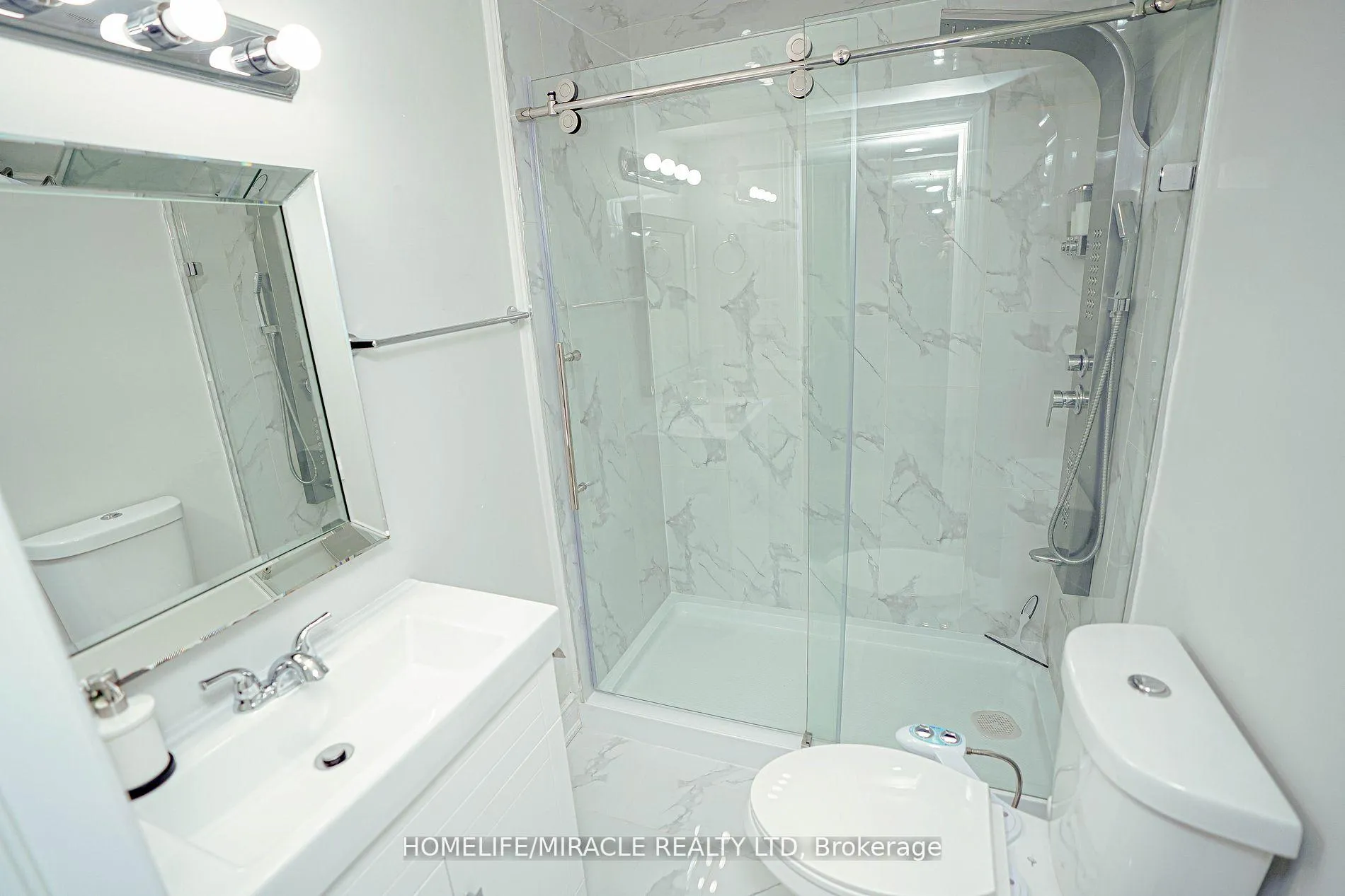 Photo 39 of 6 Maplecrest Court, Brampton, Vales of Castlemore — HOMEH