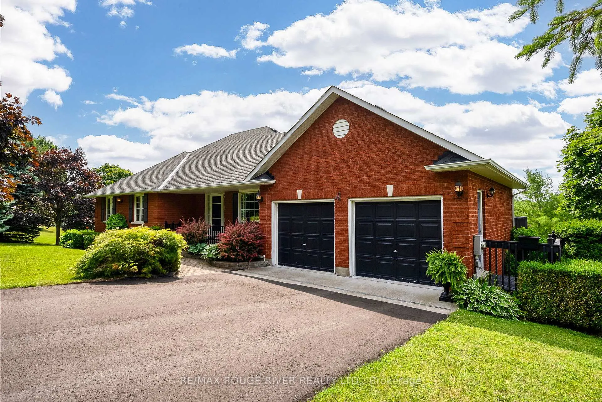 Front of 8 Sunrise Court
