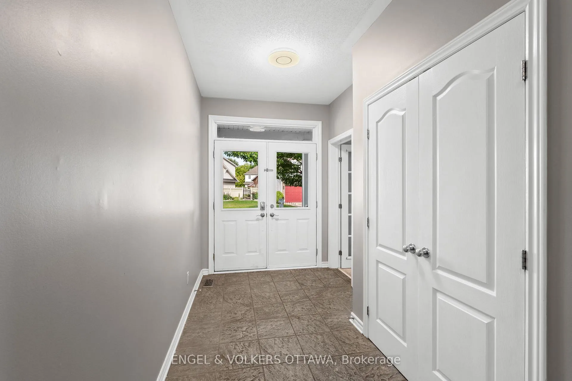 Photo 4 of 98 Anfield Crescent E, Ottawa, Barrhaven East — HOMEH