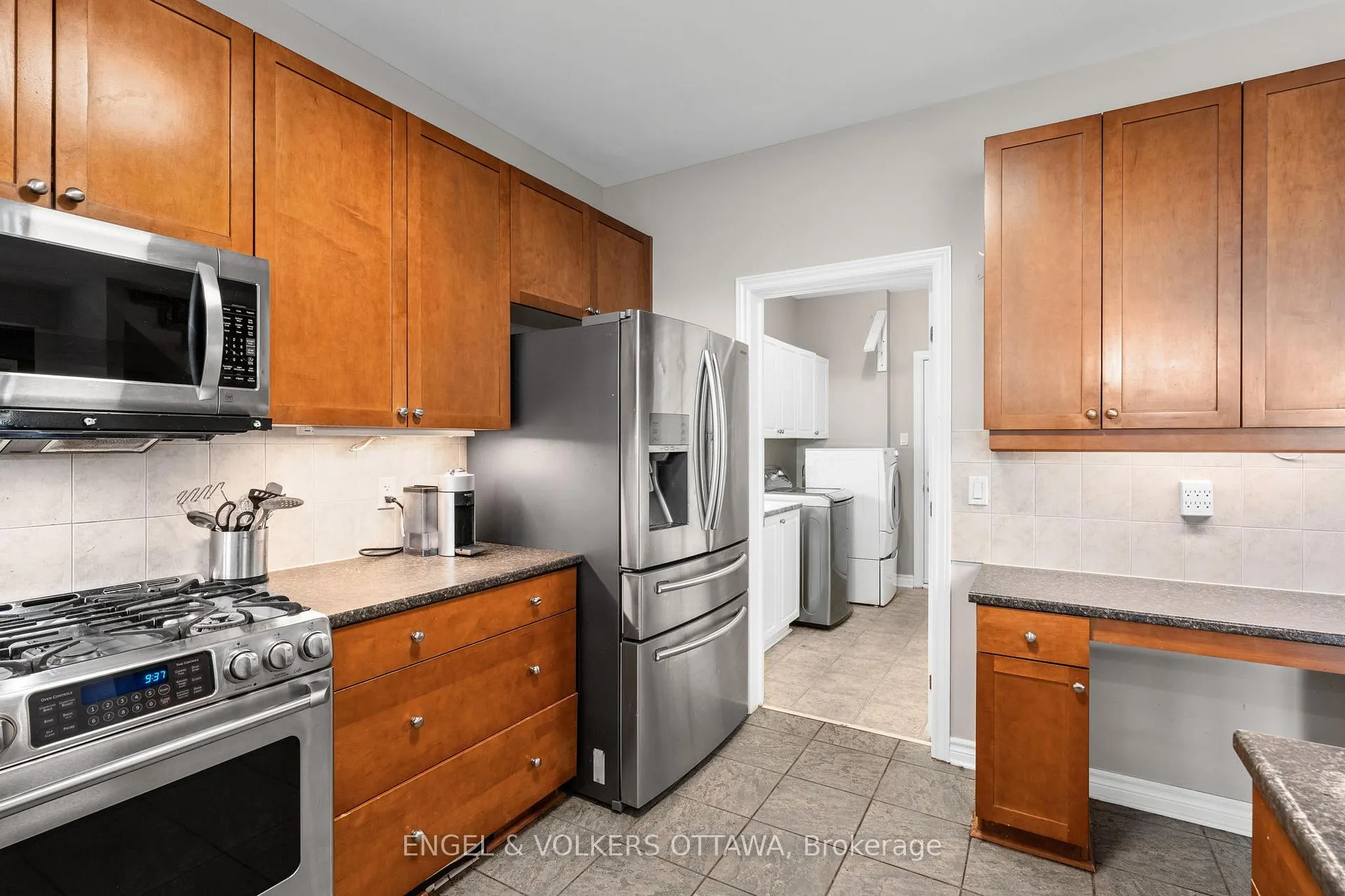 Photo 13 of 98 Anfield Crescent E, Ottawa, Barrhaven East — HOMEH