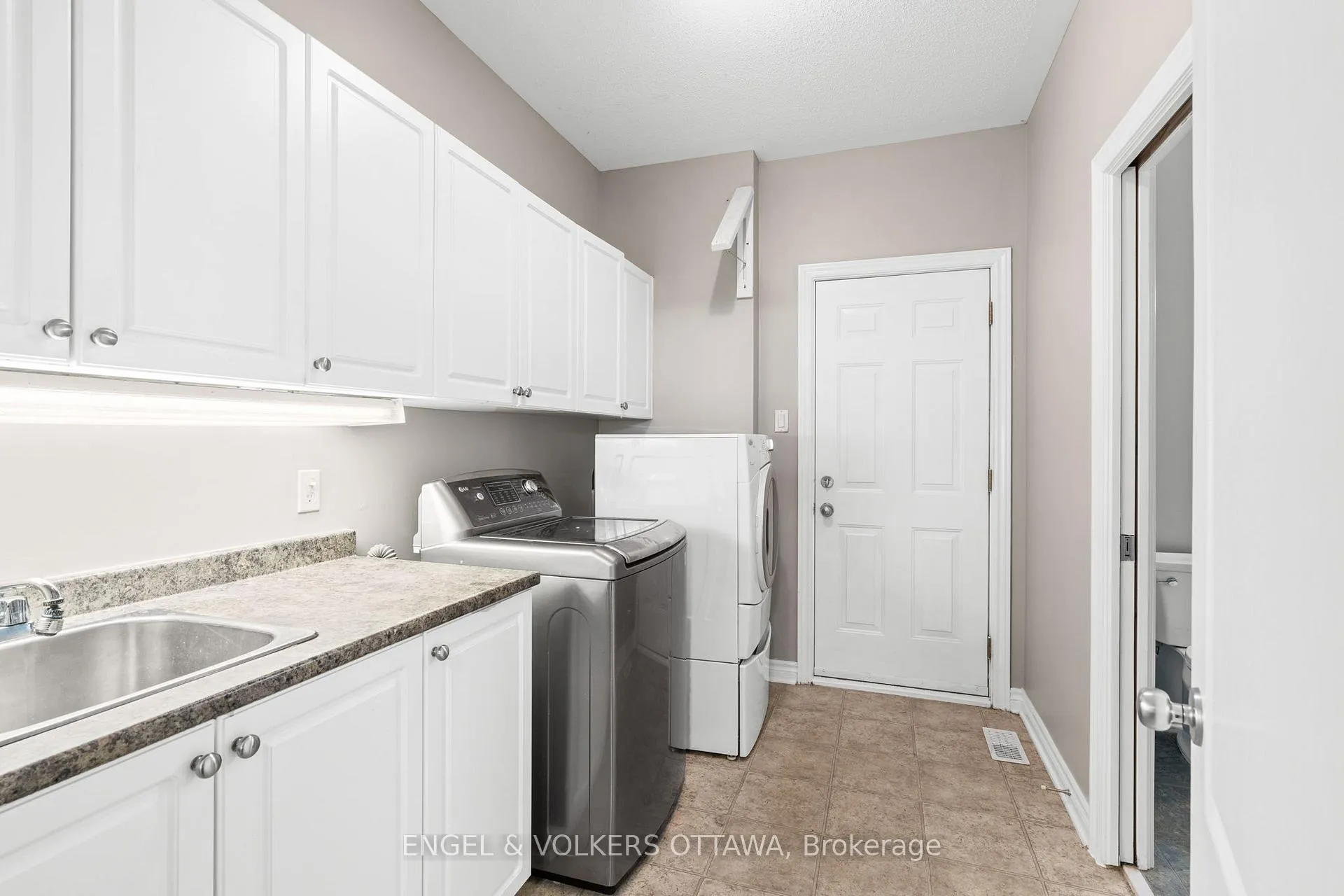 Photo 15 of 98 Anfield Crescent E, Ottawa, Barrhaven East — HOMEH