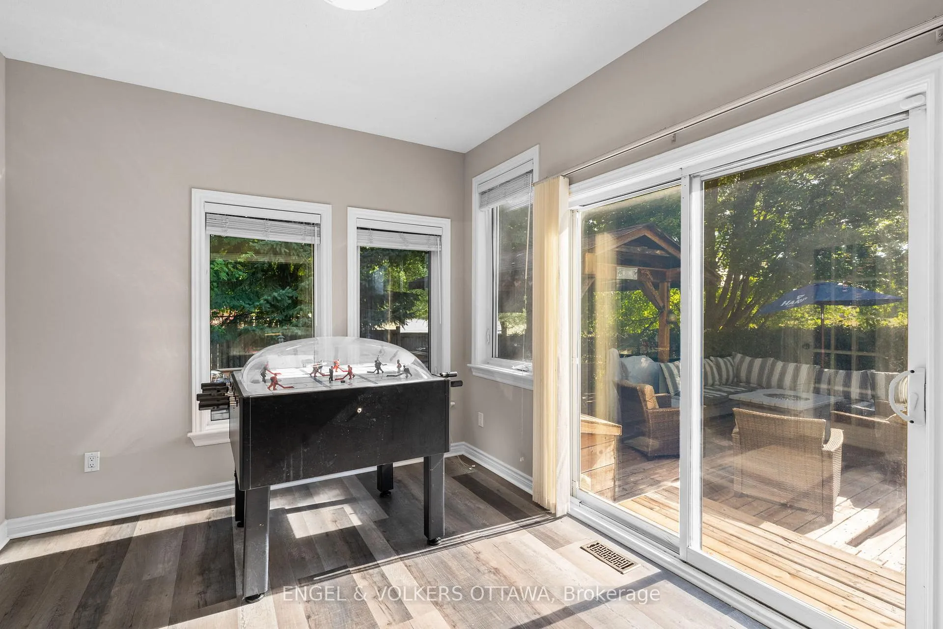 Photo 18 of 98 Anfield Crescent E, Ottawa, Barrhaven East — HOMEH