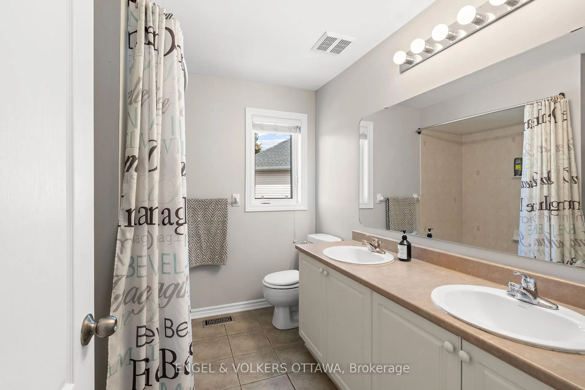 Photo 28 of 98 Anfield Crescent E, Ottawa, Barrhaven East — HOMEH