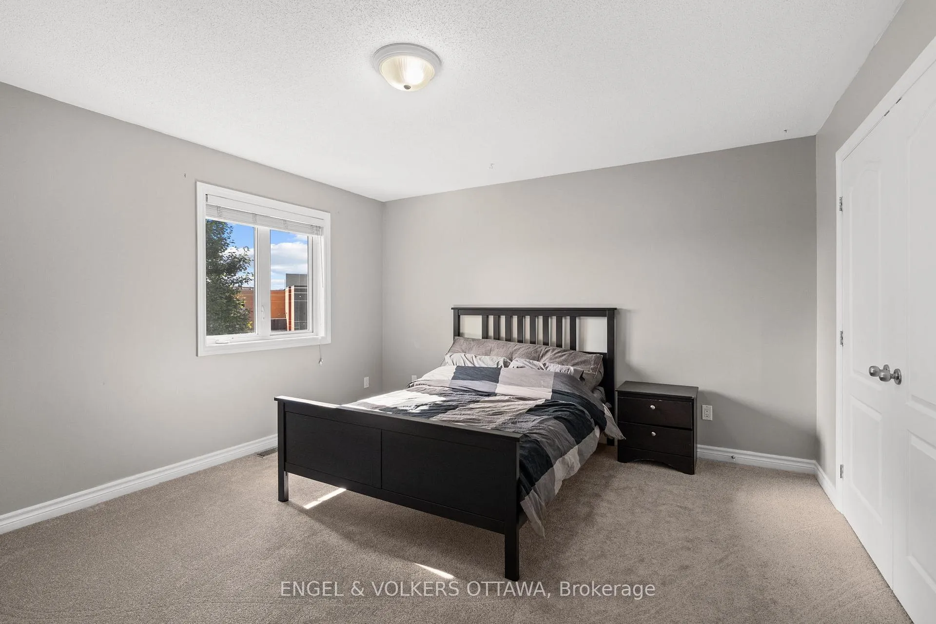Photo 29 of 98 Anfield Crescent E, Ottawa, Barrhaven East — HOMEH