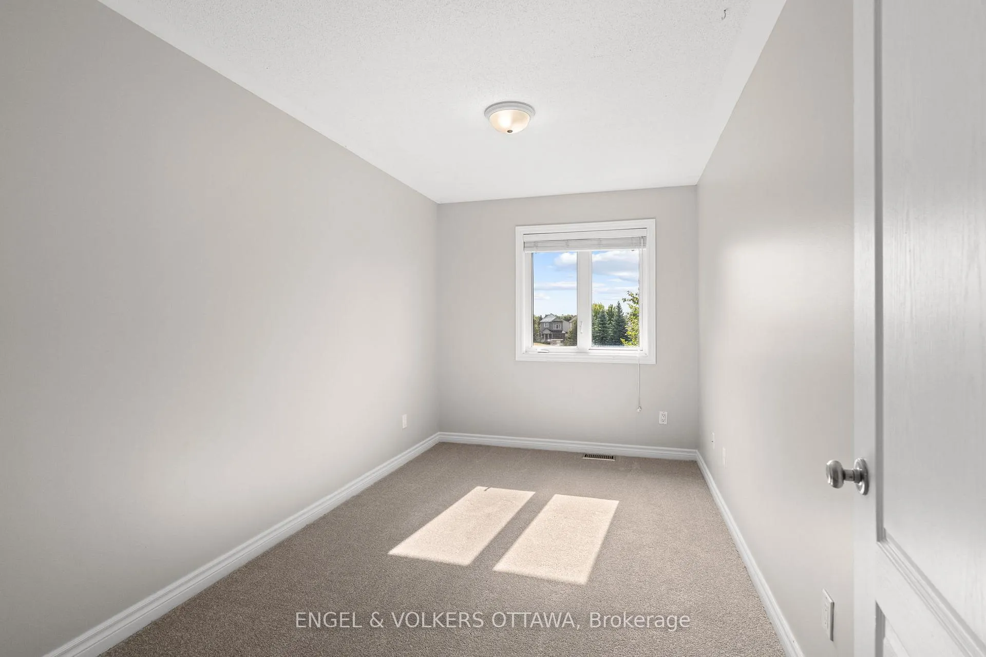 Photo 30 of 98 Anfield Crescent E, Ottawa, Barrhaven East — HOMEH