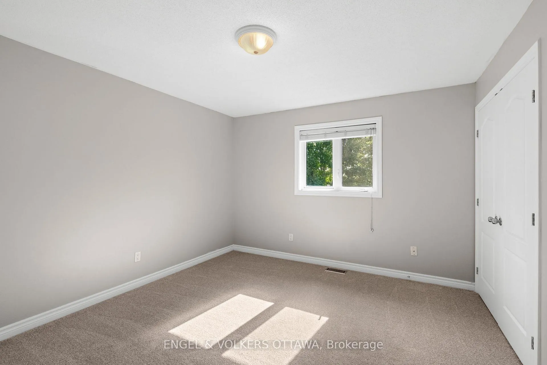 Photo 32 of 98 Anfield Crescent E, Ottawa, Barrhaven East — HOMEH