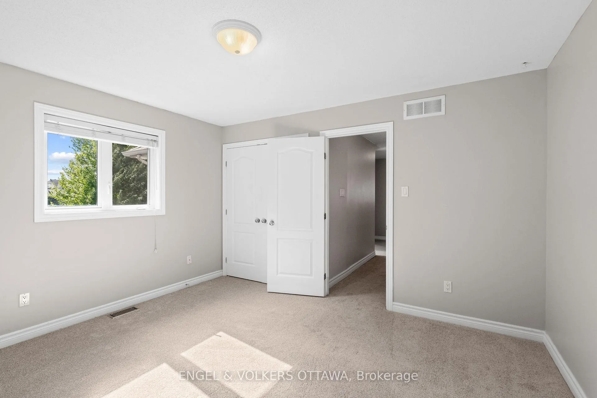 Photo 33 of 98 Anfield Crescent E, Ottawa, Barrhaven East — HOMEH