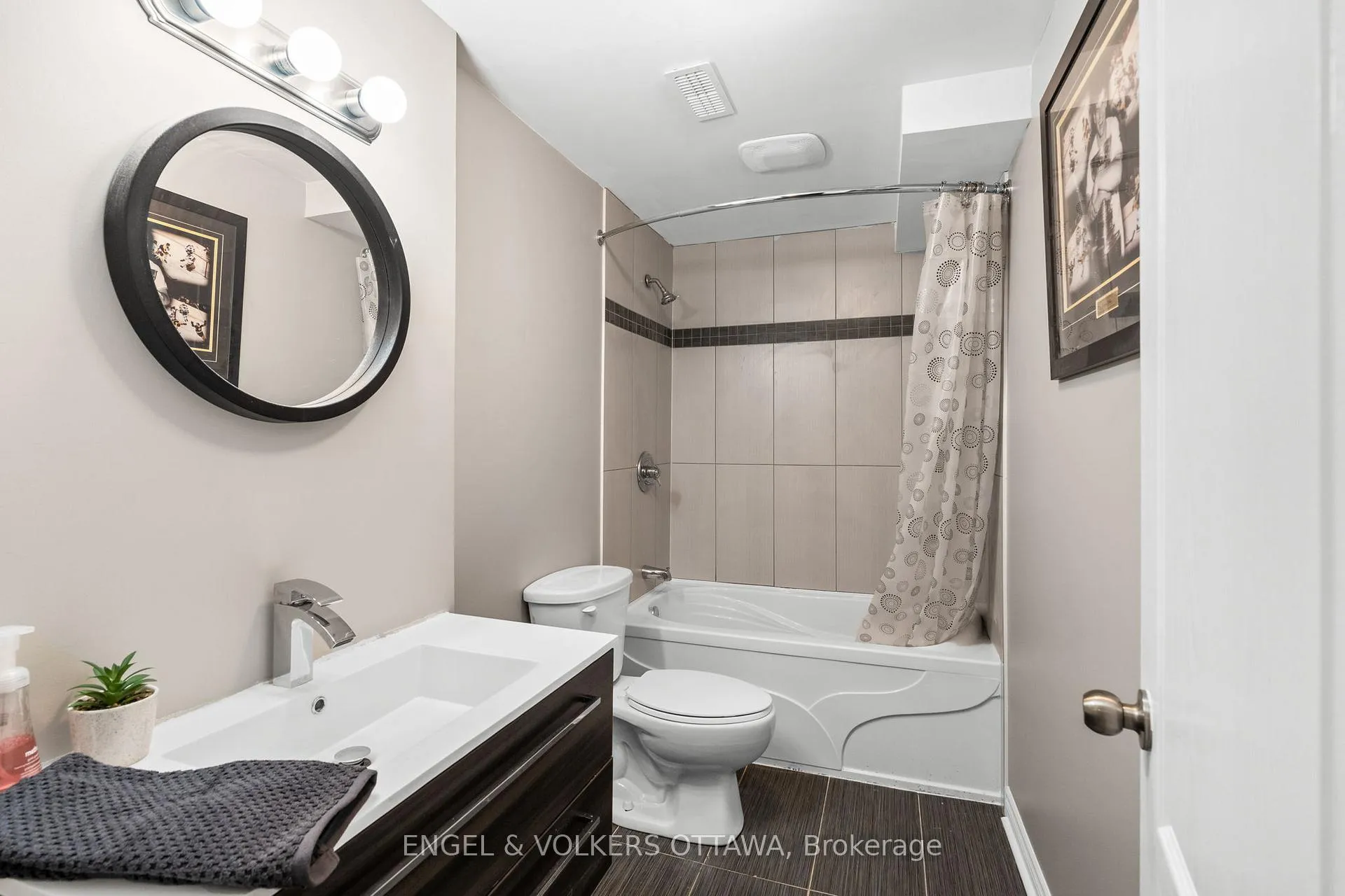 Photo 37 of 98 Anfield Crescent E, Ottawa, Barrhaven East — HOMEH