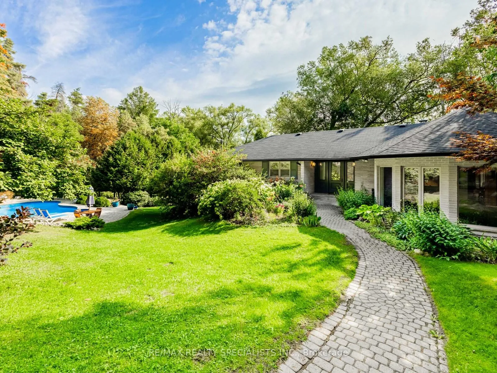 Photo 1 of 18043 Airport Road, Caledon, Rural Caledon — HOMEH