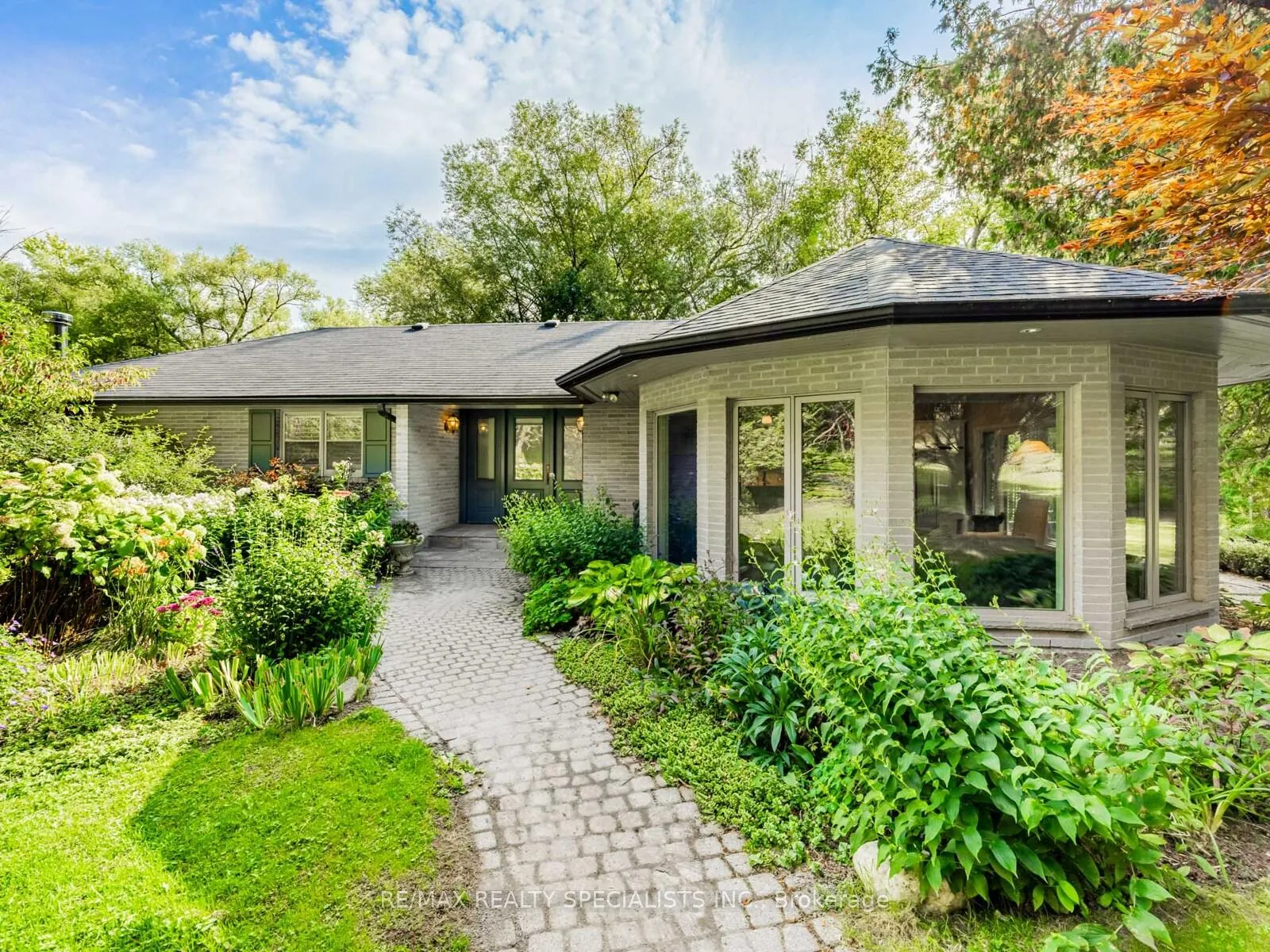Photo 2 of 18043 Airport Road, Caledon, Rural Caledon — HOMEH
