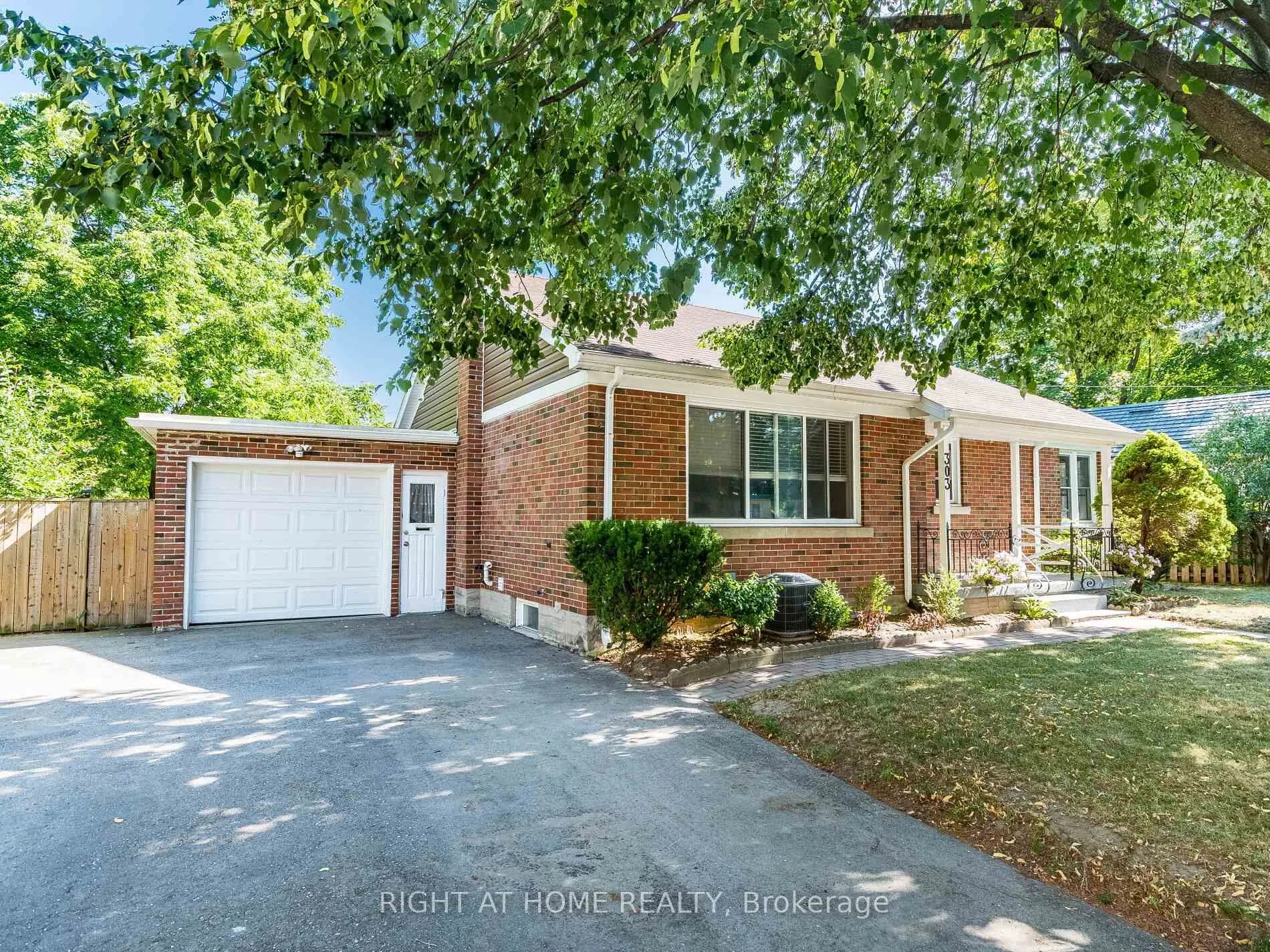 Photo 2 of 303 Krug Street, Kitchener — HOMEH