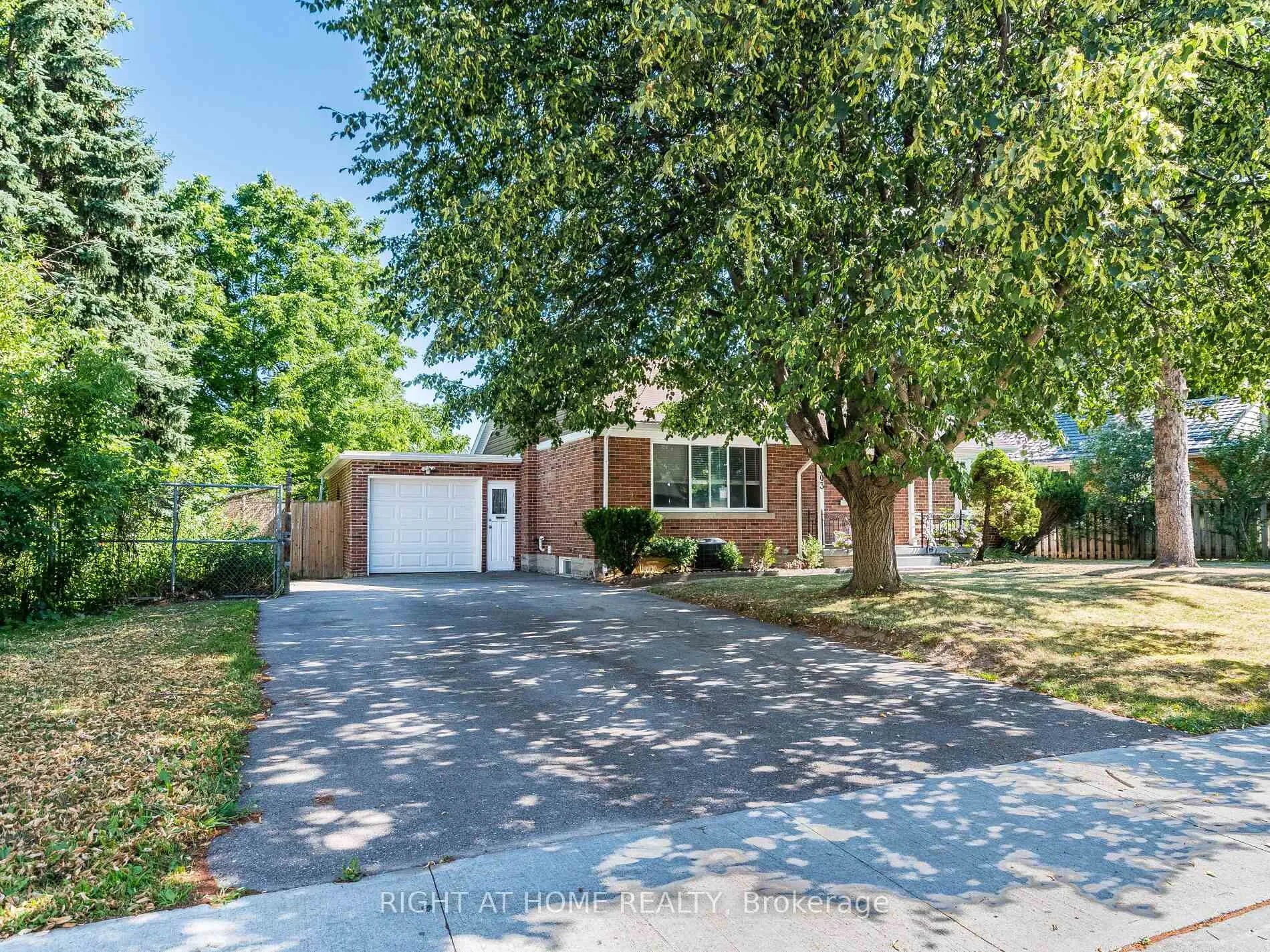Photo 3 of 303 Krug Street, Kitchener — HOMEH