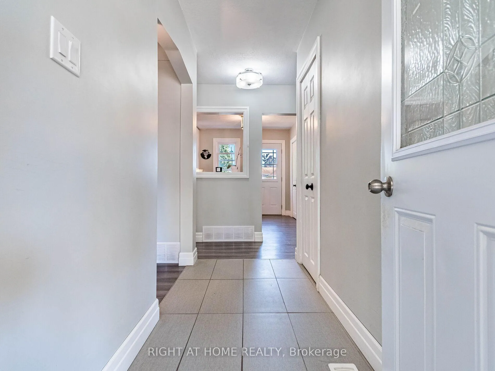 Photo 5 of 303 Krug Street, Kitchener — HOMEH