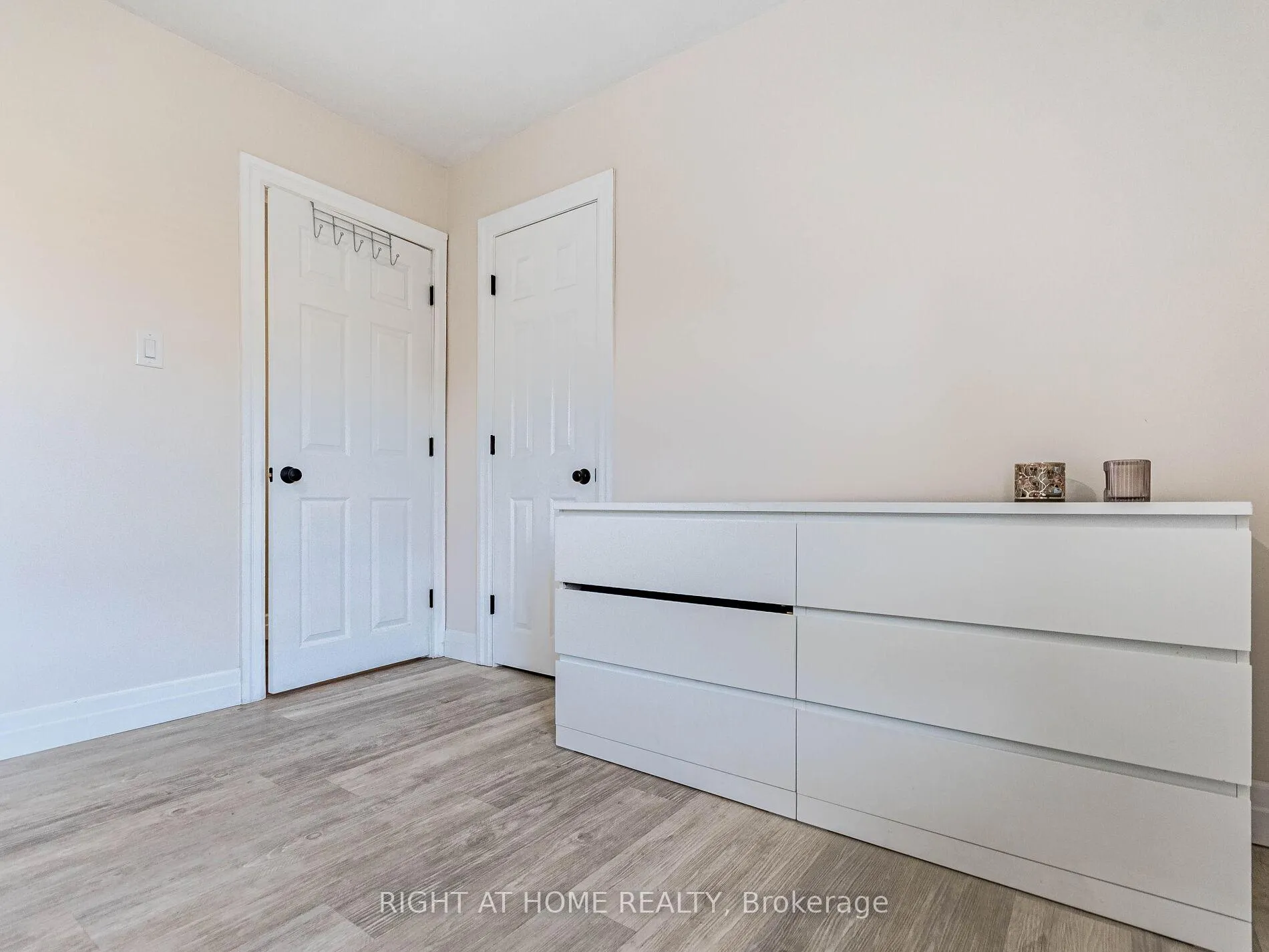 Photo 24 of 303 Krug Street, Kitchener — HOMEH