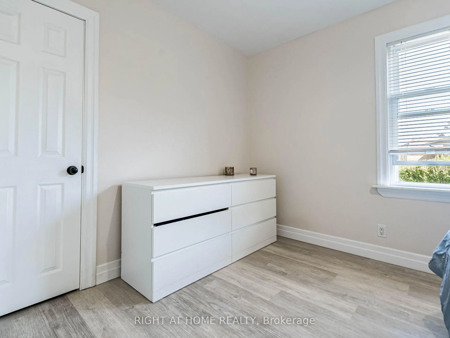 Photo 25 of 303 Krug Street, Kitchener — HOMEH