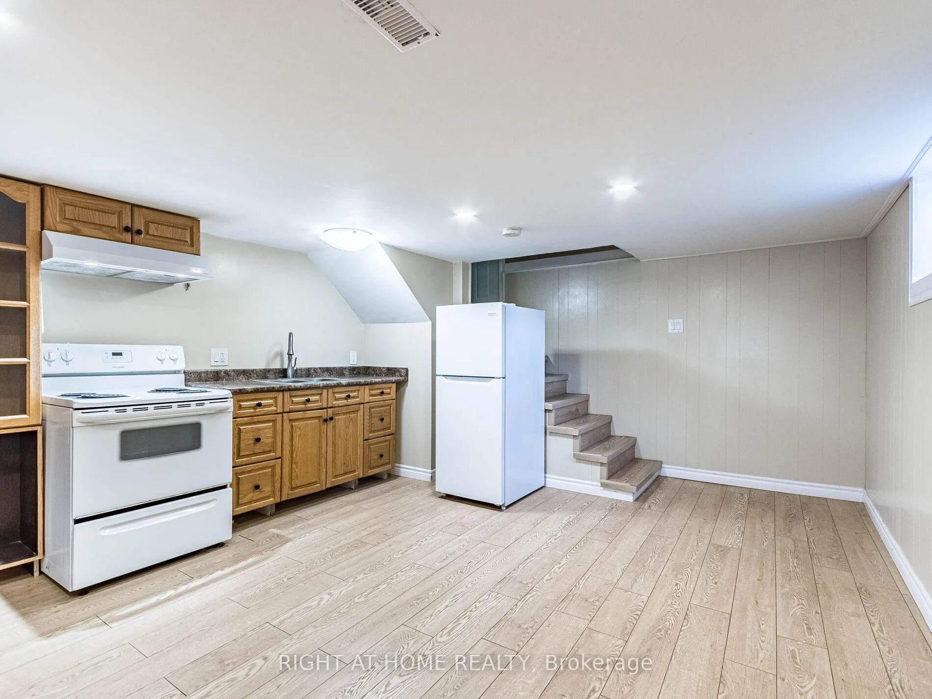 Photo 32 of 303 Krug Street, Kitchener — HOMEH