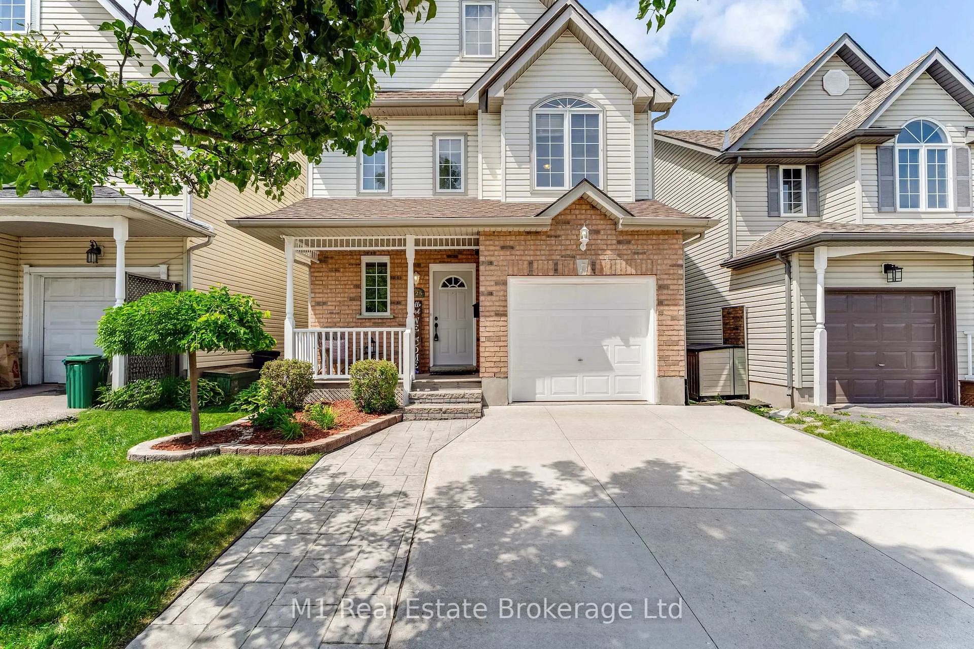Photo 8 of 125 Marcy Crescent, Cambridge — HOMEH