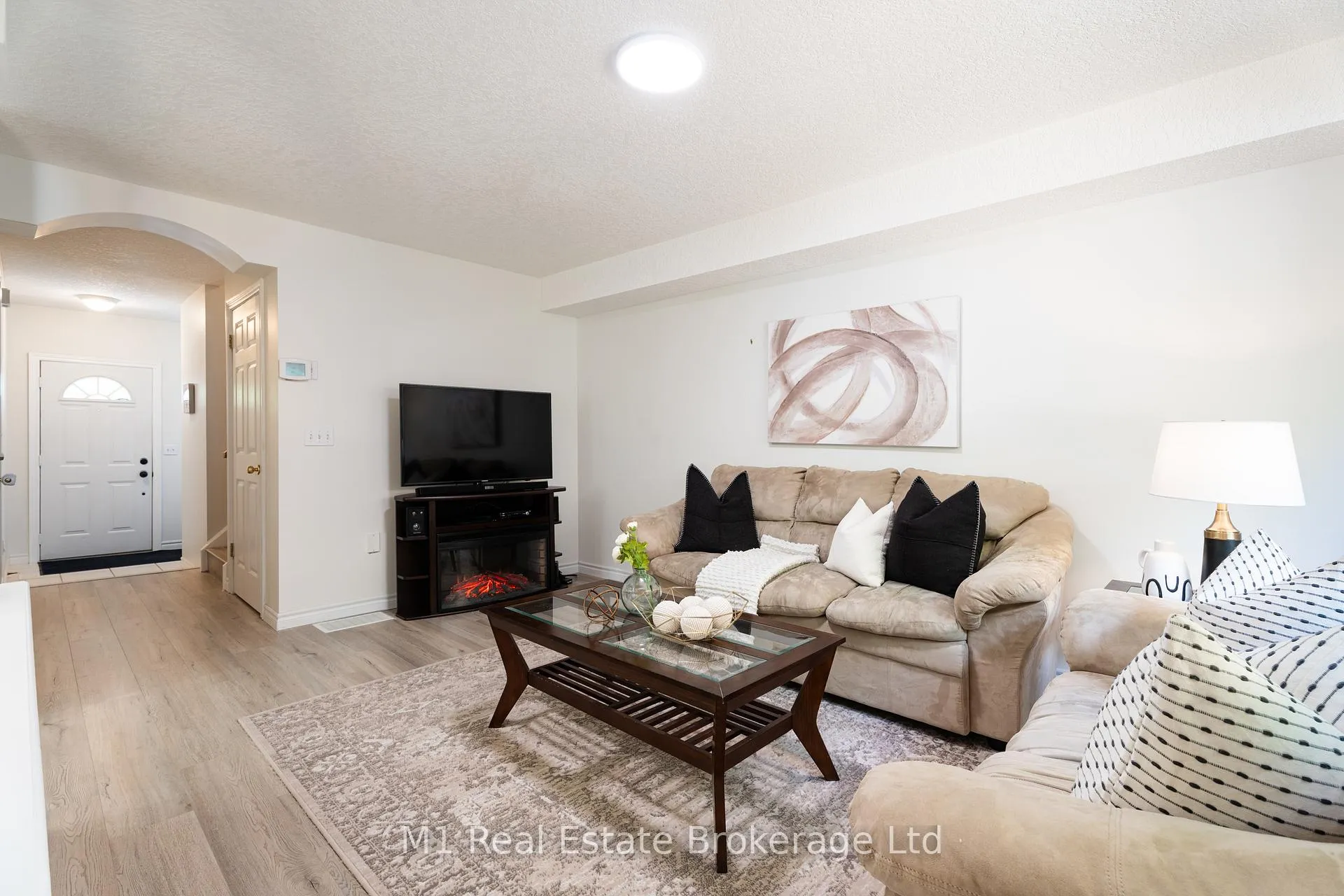 Photo 12 of 125 Marcy Crescent, Cambridge — HOMEH