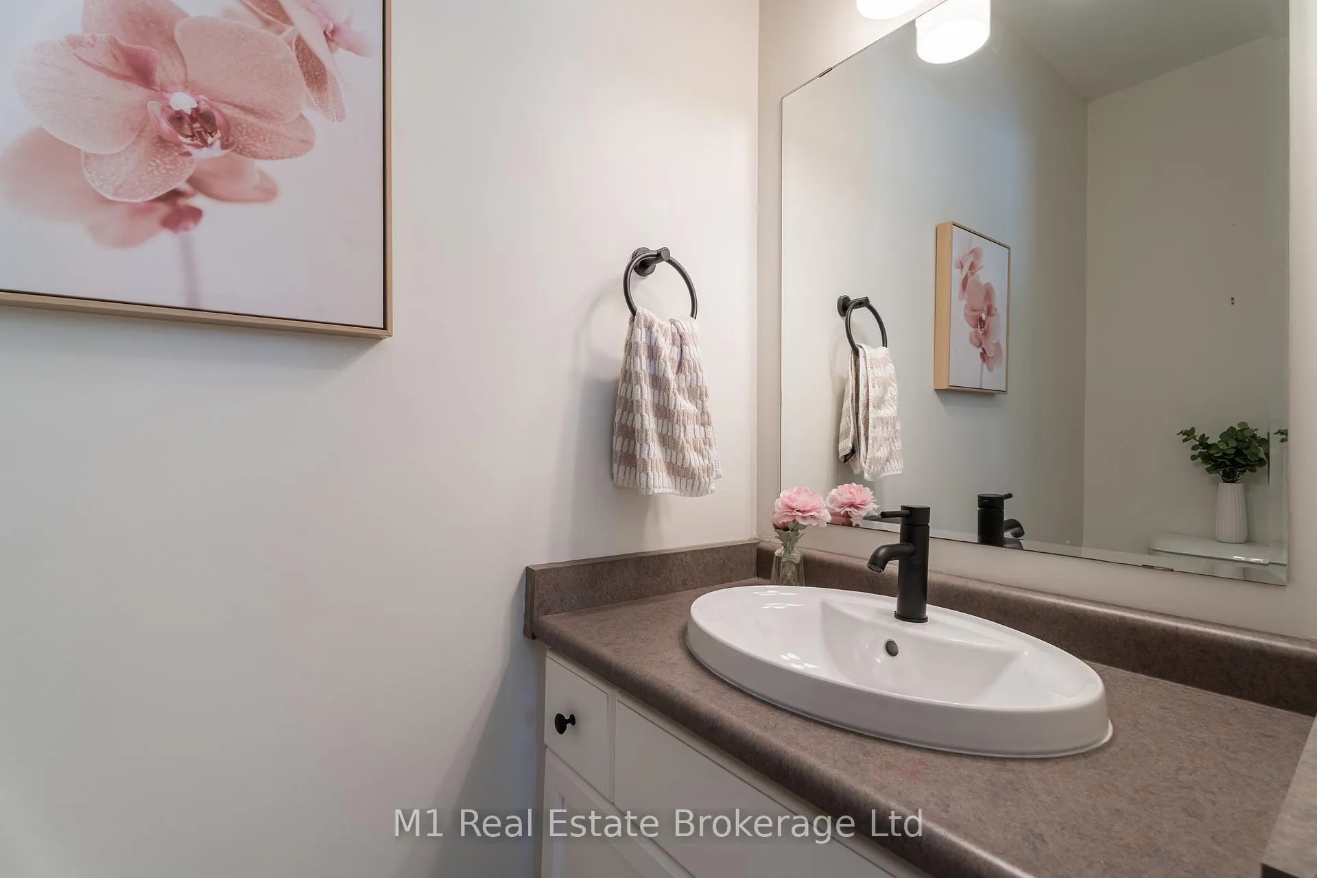 Photo 19 of 125 Marcy Crescent, Cambridge — HOMEH