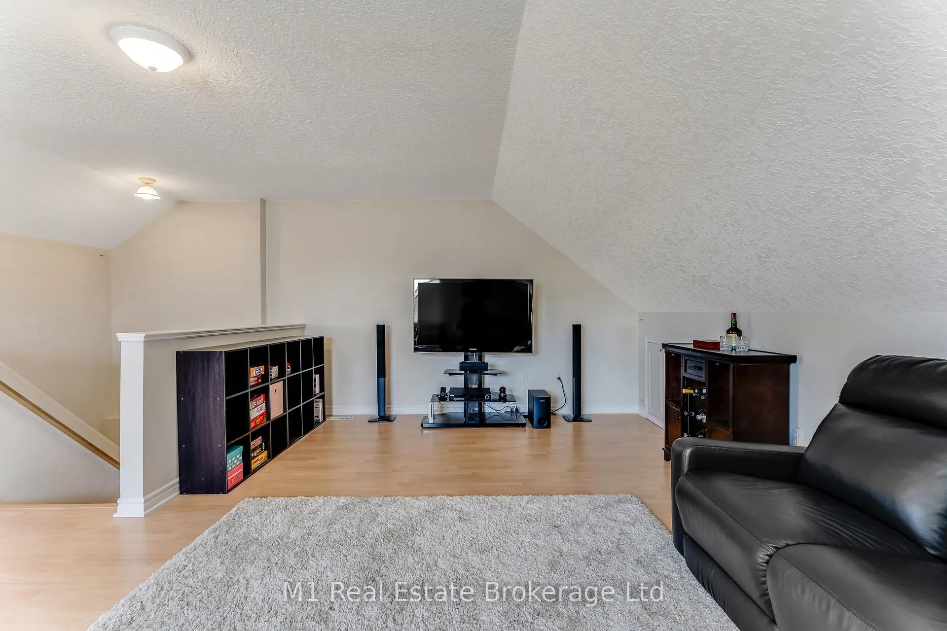 Photo 33 of 125 Marcy Crescent, Cambridge — HOMEH
