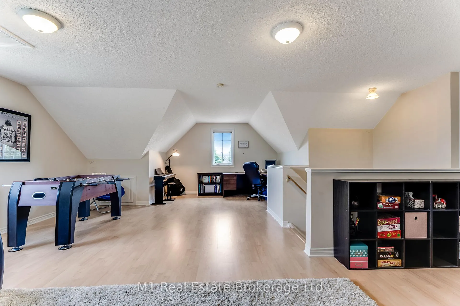 Photo 35 of 125 Marcy Crescent, Cambridge — HOMEH