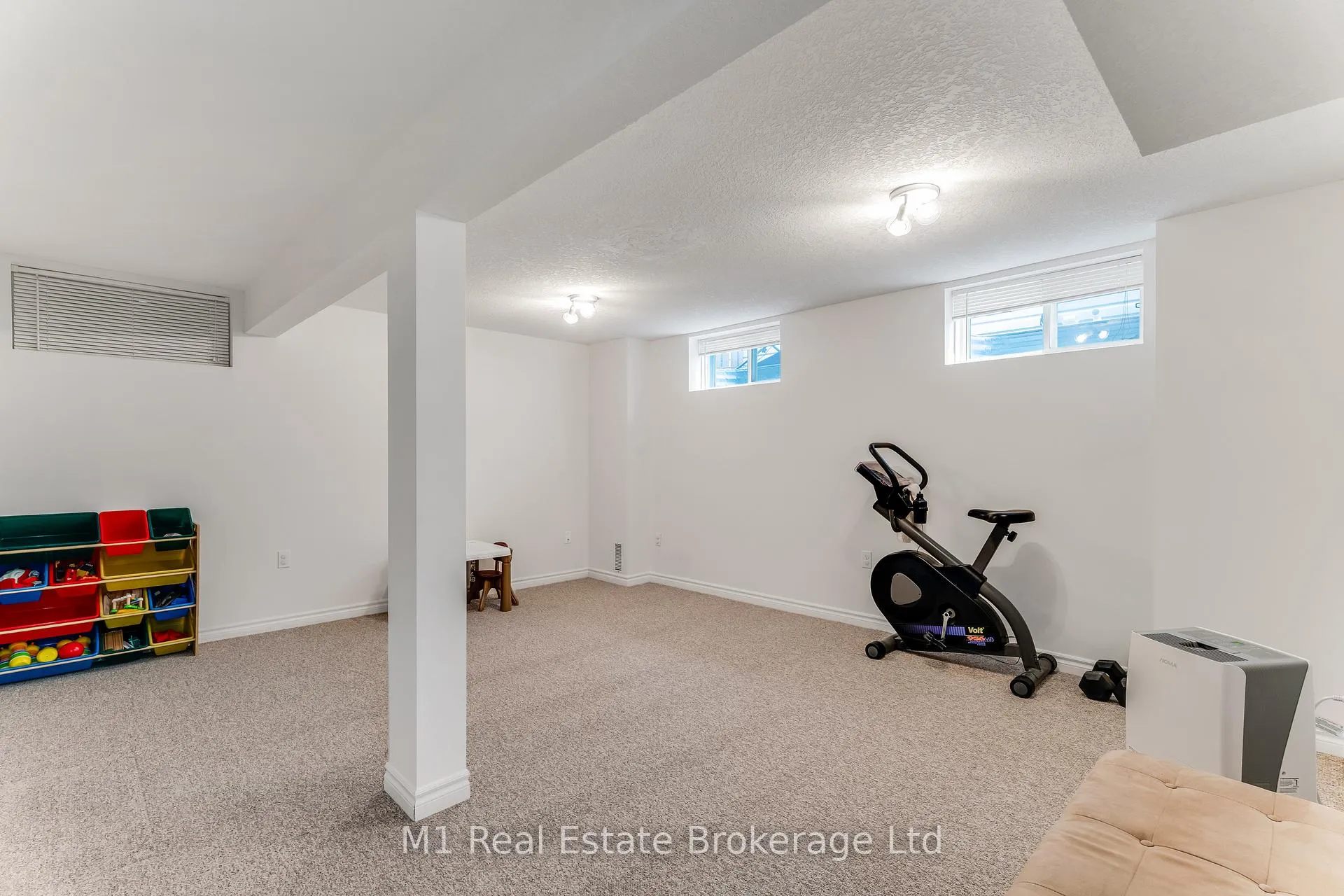 Photo 36 of 125 Marcy Crescent, Cambridge — HOMEH