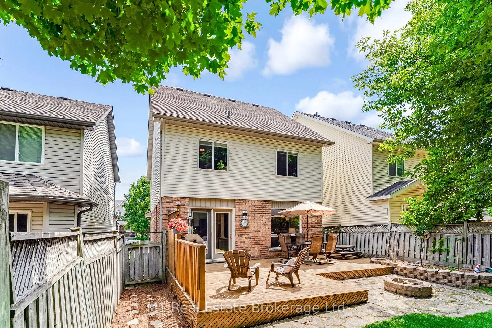 Photo 38 of 125 Marcy Crescent, Cambridge — HOMEH