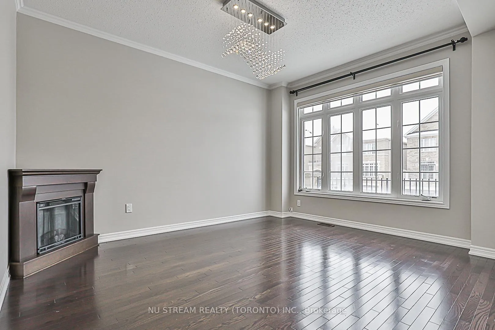 Photo 4 of 32 Begonia Street, Markham, Wismer — HOMEH