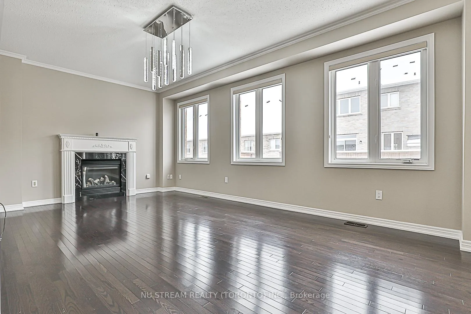 Photo 5 of 32 Begonia Street, Markham, Wismer — HOMEH