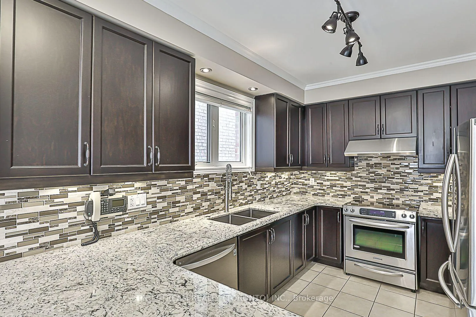 Photo 7 of 32 Begonia Street, Markham, Wismer — HOMEH