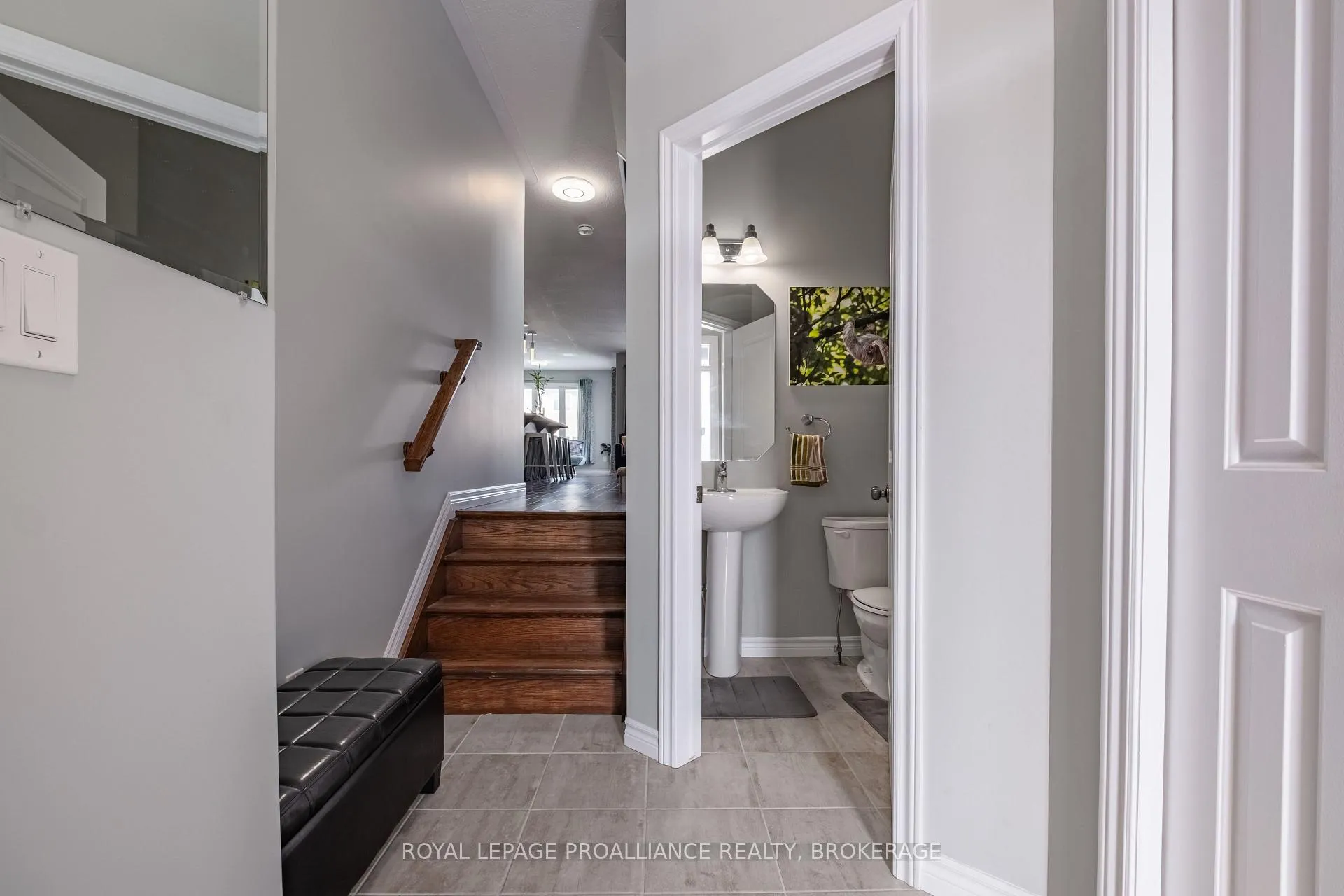 Photo 3 of 1154 Horizon Drive, Kingston, City Northwest — HOMEH