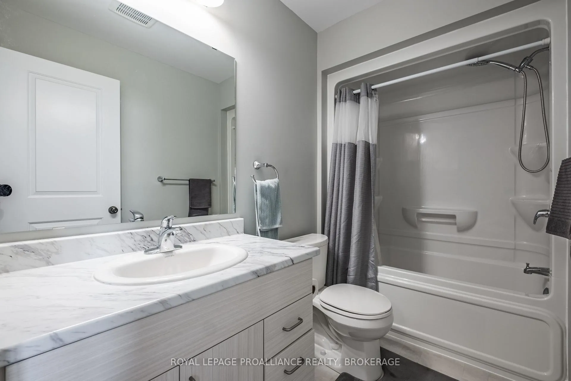 Photo 21 of 1154 Horizon Drive, Kingston, City Northwest — HOMEH
