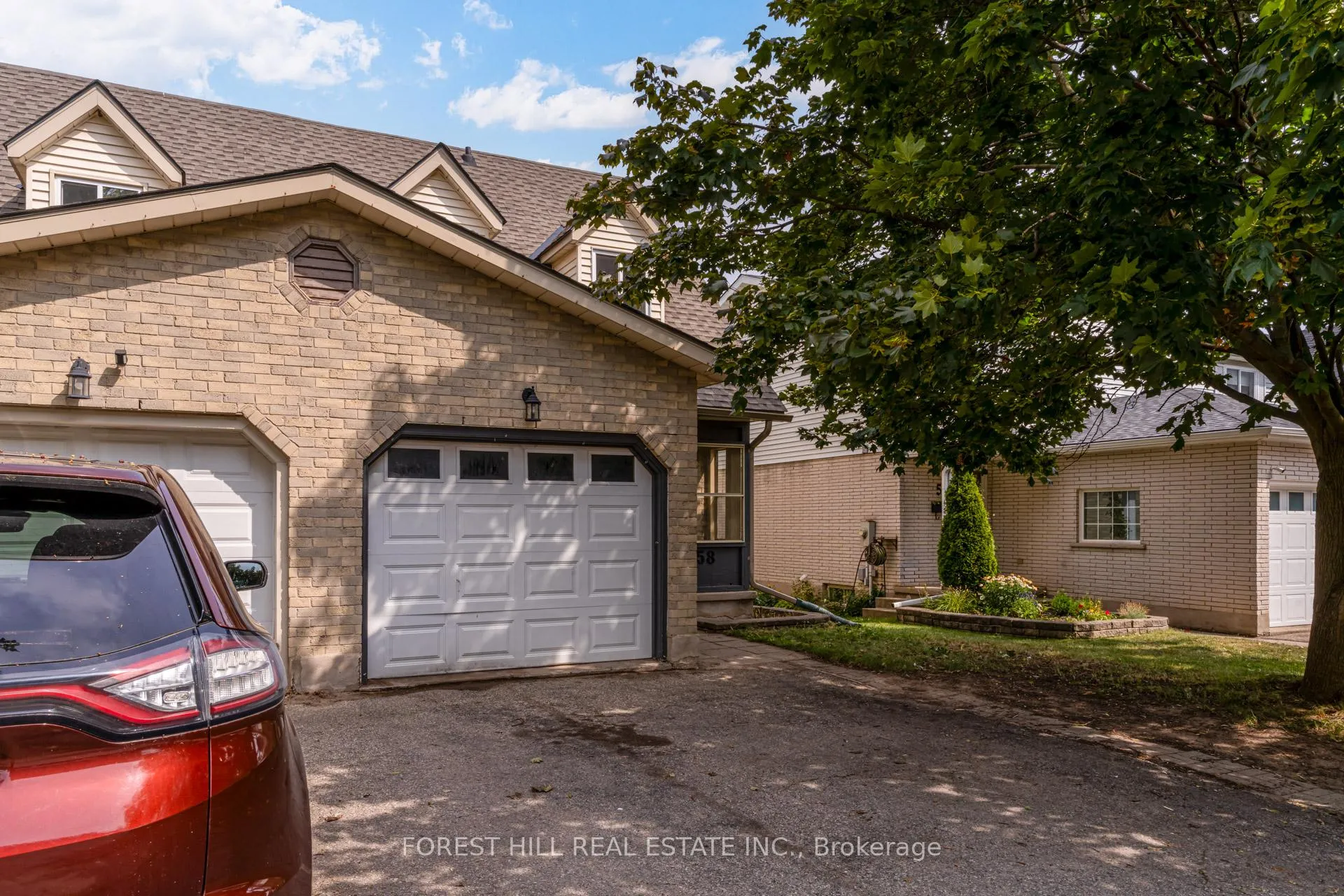 Photo 2 of 58 Highland Crescent, Kitchener, Victoria Hills — HOMEH