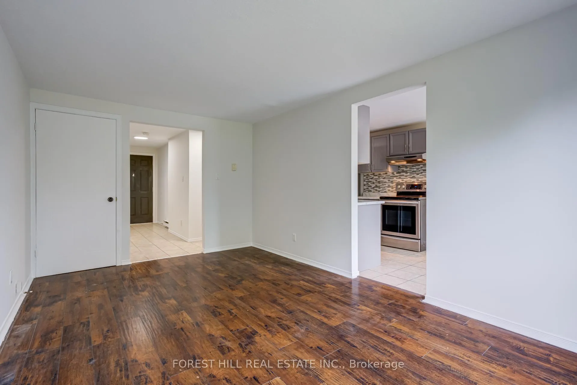 Photo 11 of 58 Highland Crescent, Kitchener, Victoria Hills — HOMEH