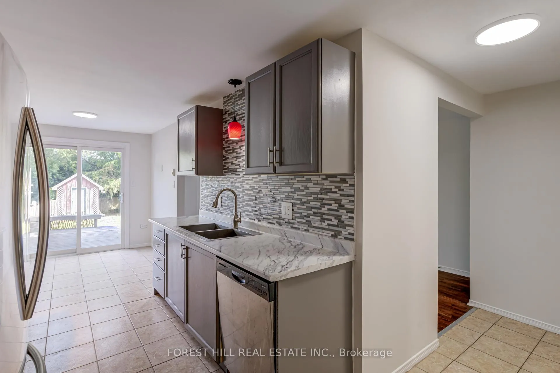 Photo 16 of 58 Highland Crescent, Kitchener, Victoria Hills — HOMEH