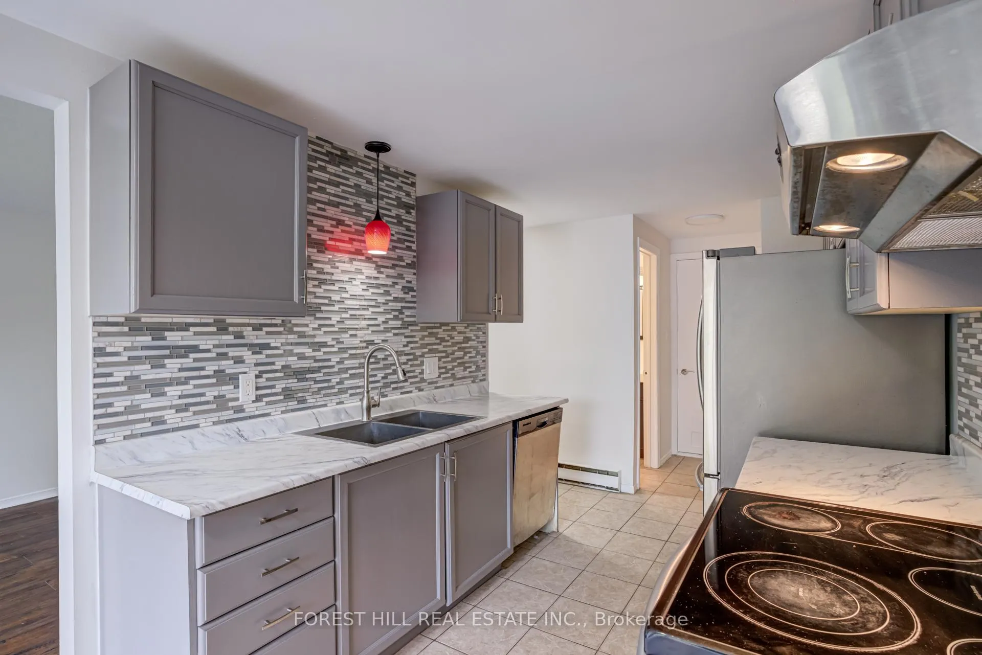 Photo 18 of 58 Highland Crescent, Kitchener, Victoria Hills — HOMEH