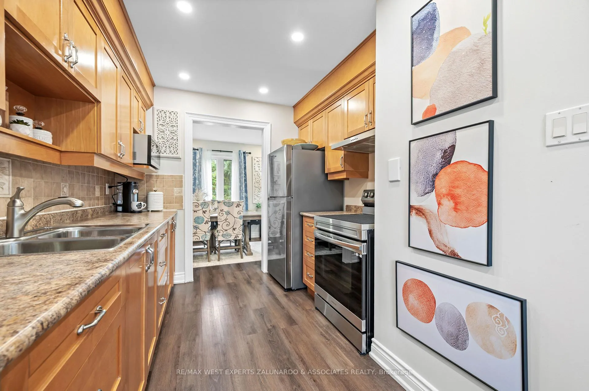 Photo 9 of 64 Wallace Drive, Barrie, Northwest — HOMEH