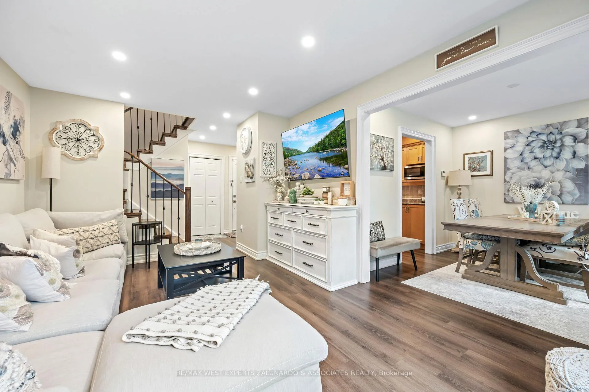 Photo 14 of 64 Wallace Drive, Barrie, Northwest — HOMEH