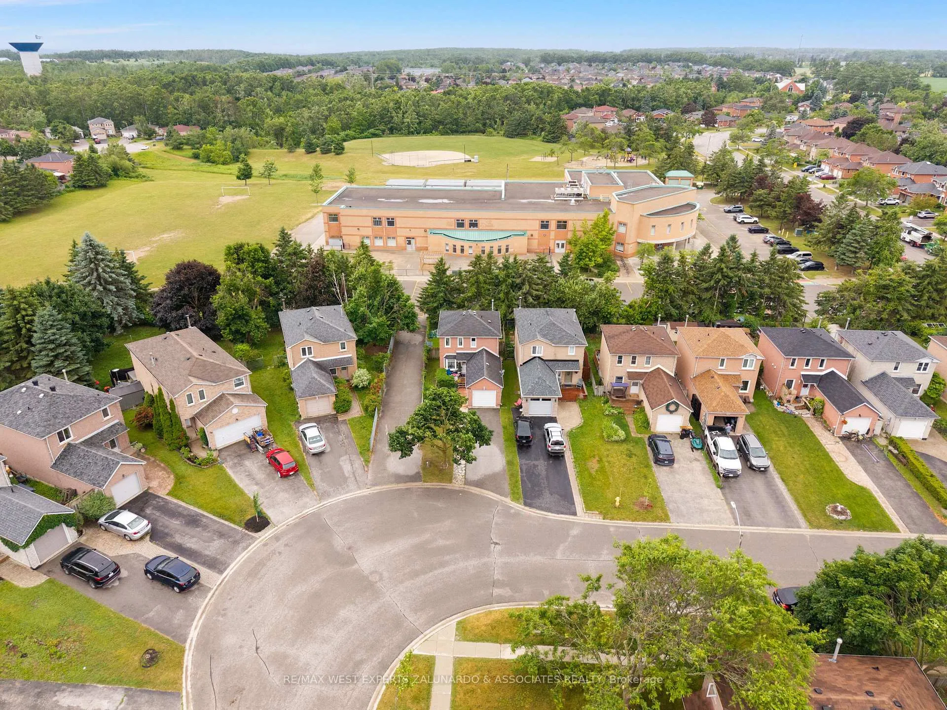Photo 36 of 64 Wallace Drive, Barrie, Northwest — HOMEH