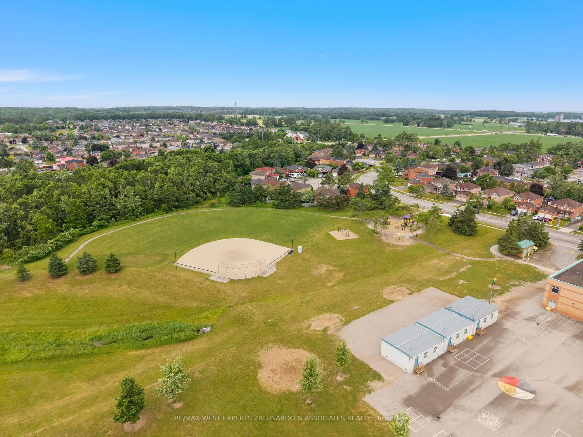 Photo 39 of 64 Wallace Drive, Barrie, Northwest — HOMEH