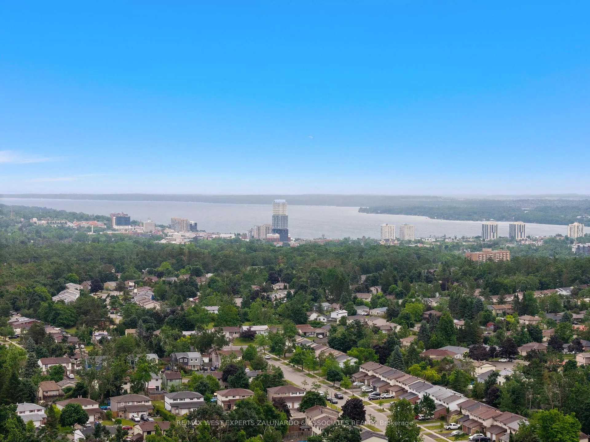Photo 40 of 64 Wallace Drive, Barrie, Northwest — HOMEH