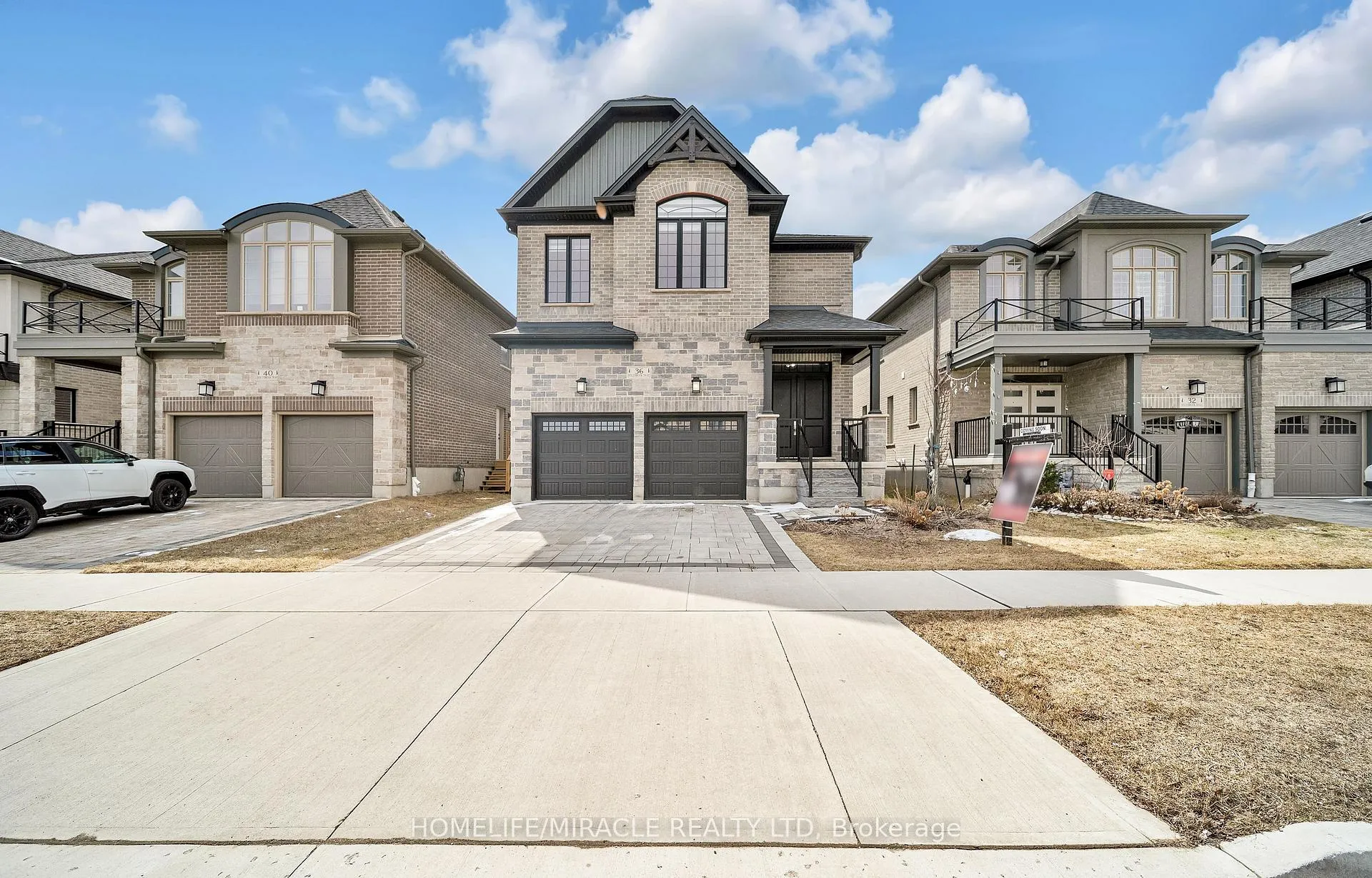 Photo 2 of 36 Hollybrook Trail, Kitchener — HOMEH