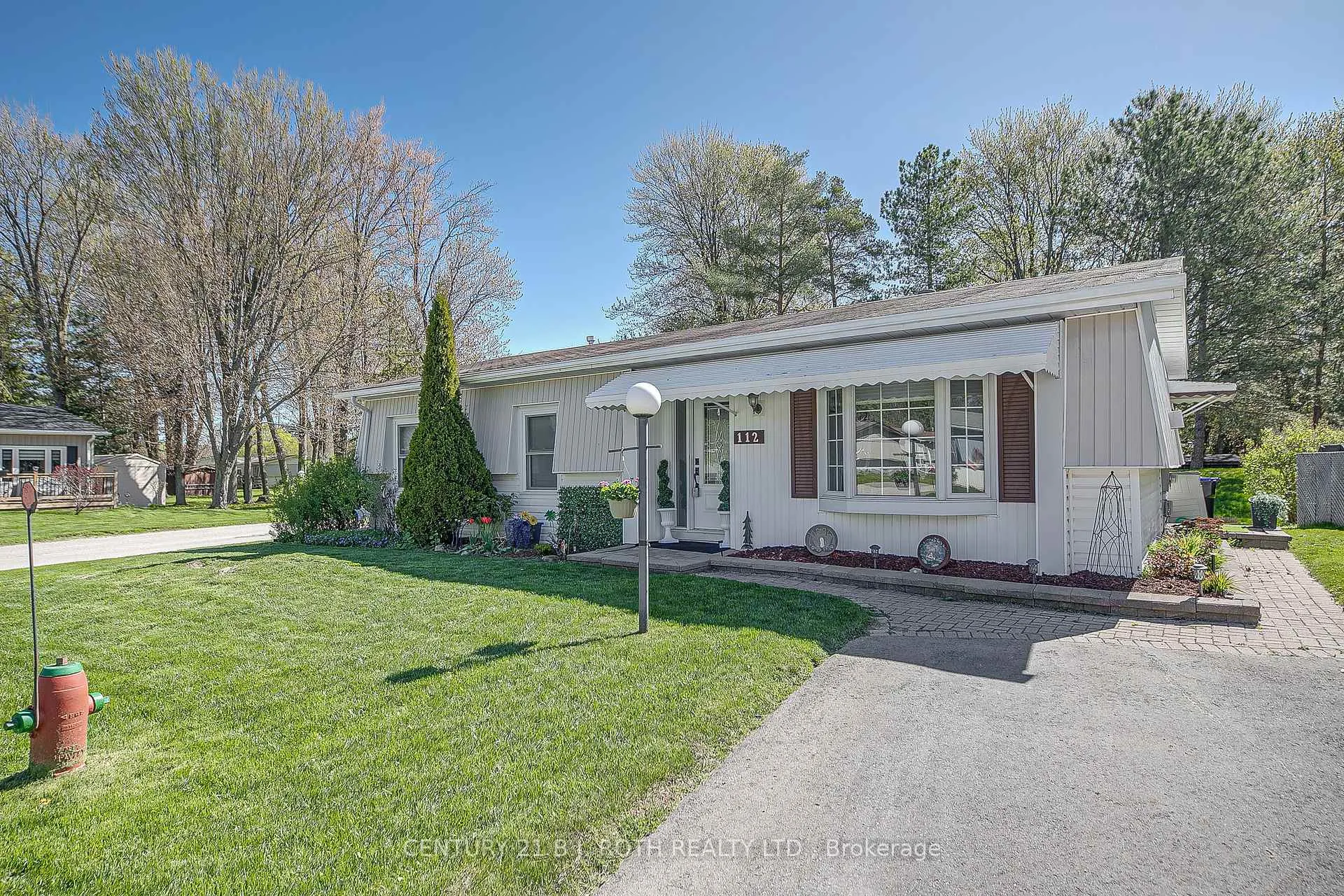 Photo 1 of 112 Linden Lane, Innisfil, Rural Innisfil — HOMEH
