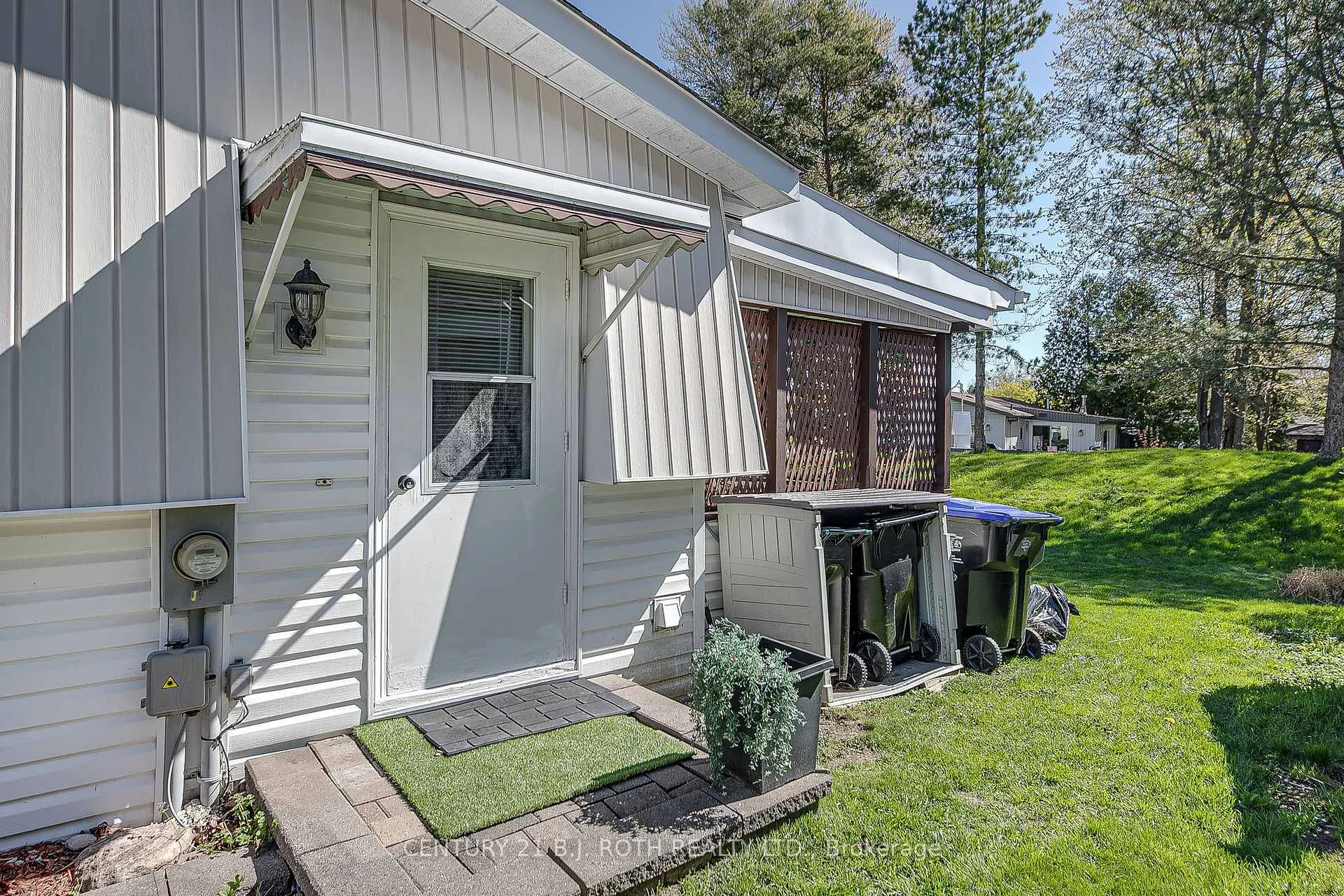 Photo 8 of 112 Linden Lane, Innisfil, Rural Innisfil — HOMEH