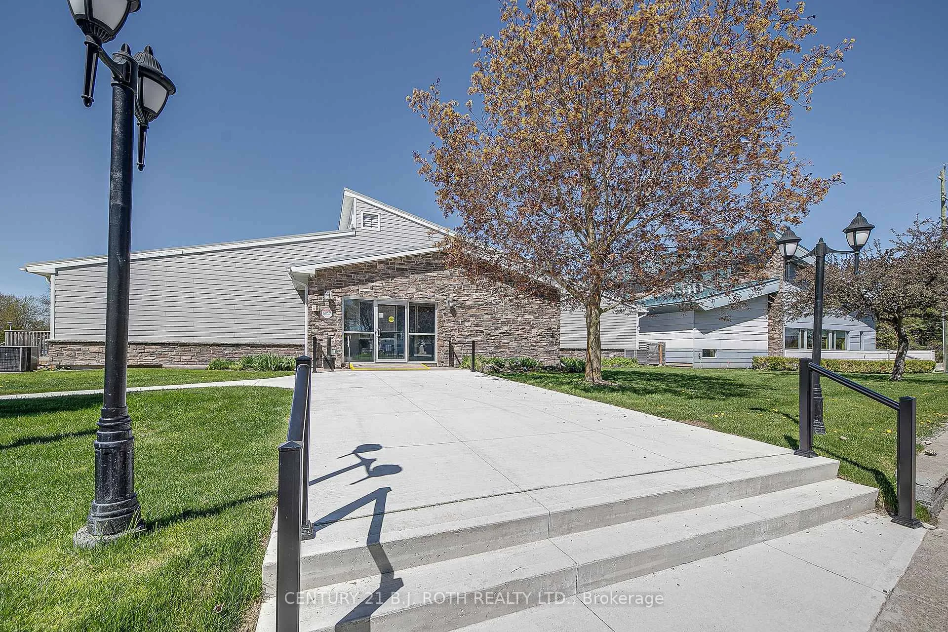 Photo 40 of 112 Linden Lane, Innisfil, Rural Innisfil — HOMEH